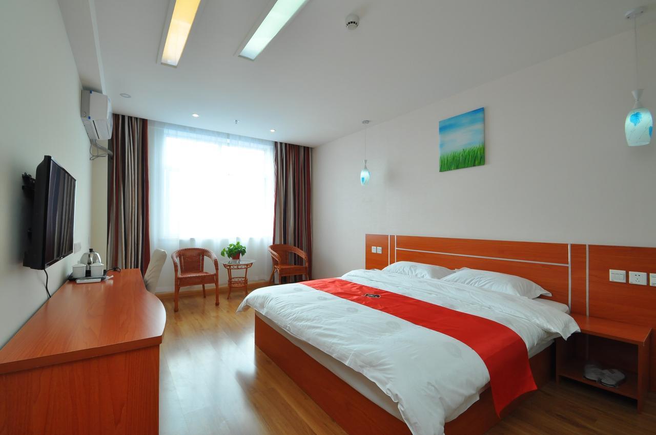 Thank Inn Chain Hotel West Eleven Road Mall Linyi  Buitenkant foto