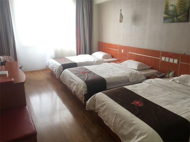 Thank Inn Chain Hotel West Eleven Road Mall Linyi  Buitenkant foto
